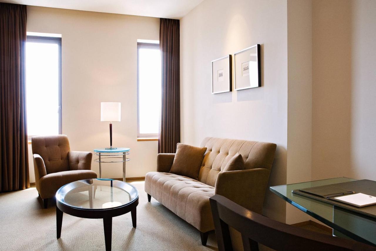 Ambassador Hotel Hsinchu Exteriér fotografie A living room