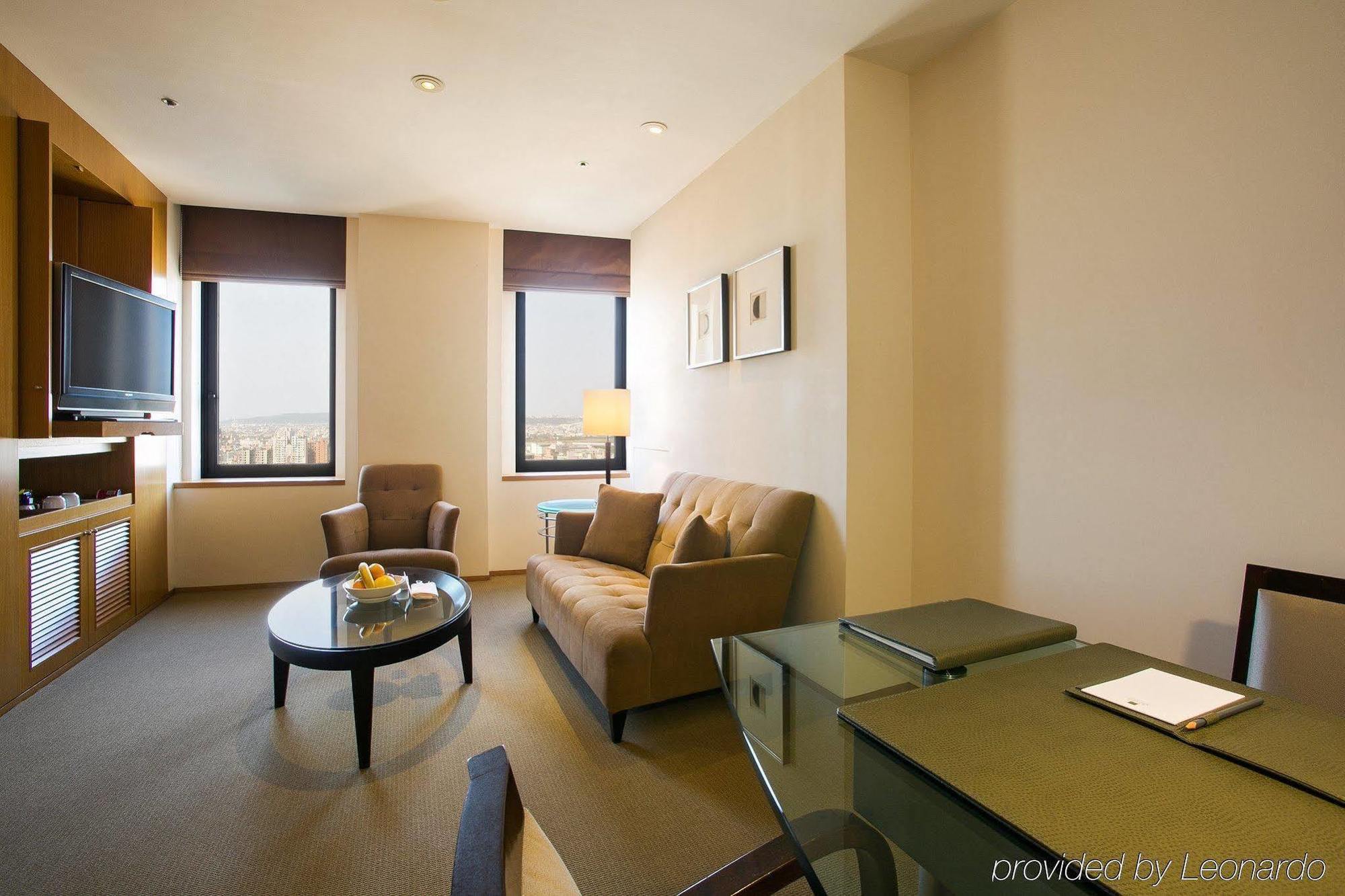 Ambassador Hotel Hsinchu Exteriér fotografie A typical apartment at the hotel