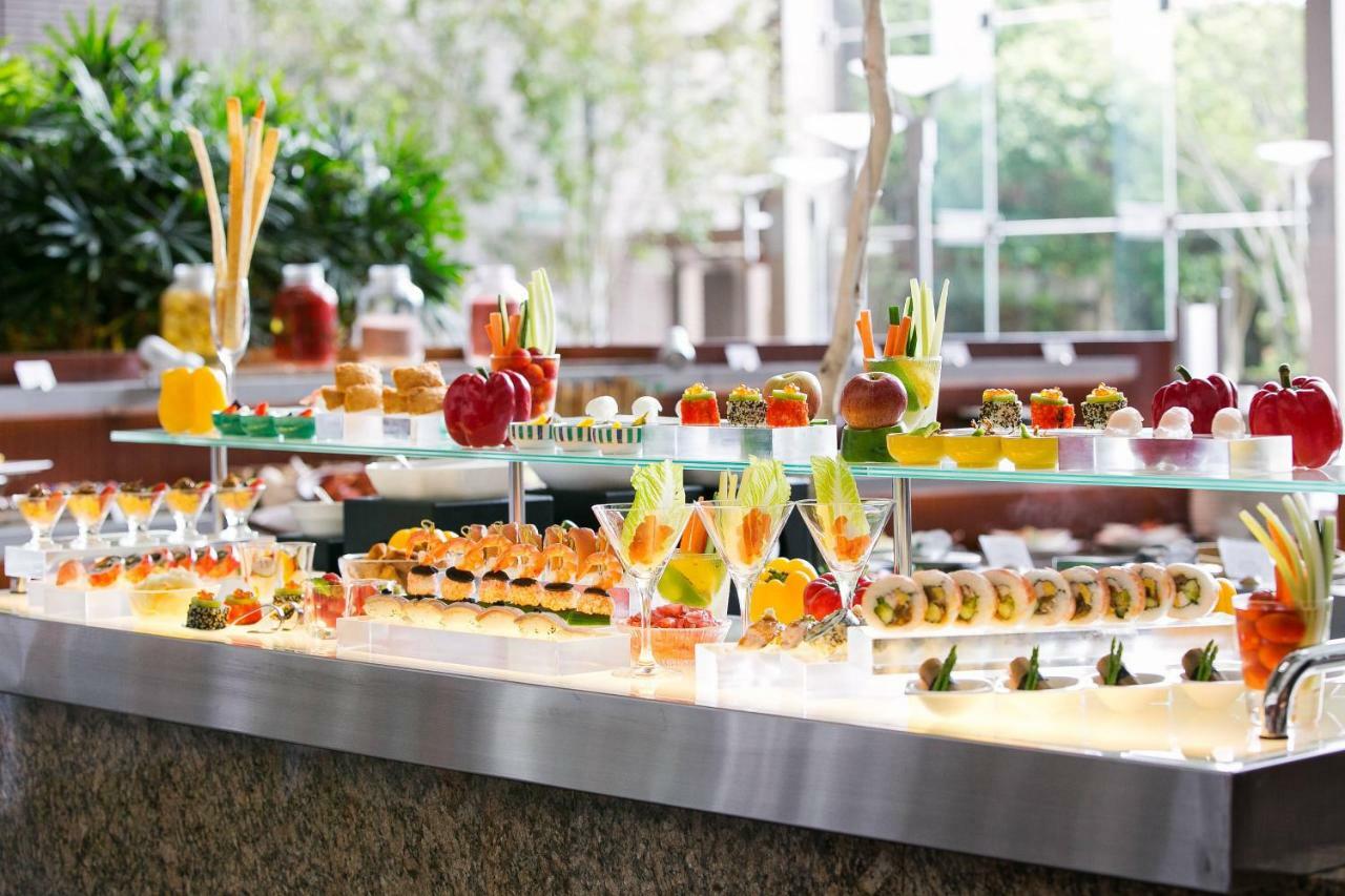 Ambassador Hotel Hsinchu Exteriér fotografie A buffet at a hotel